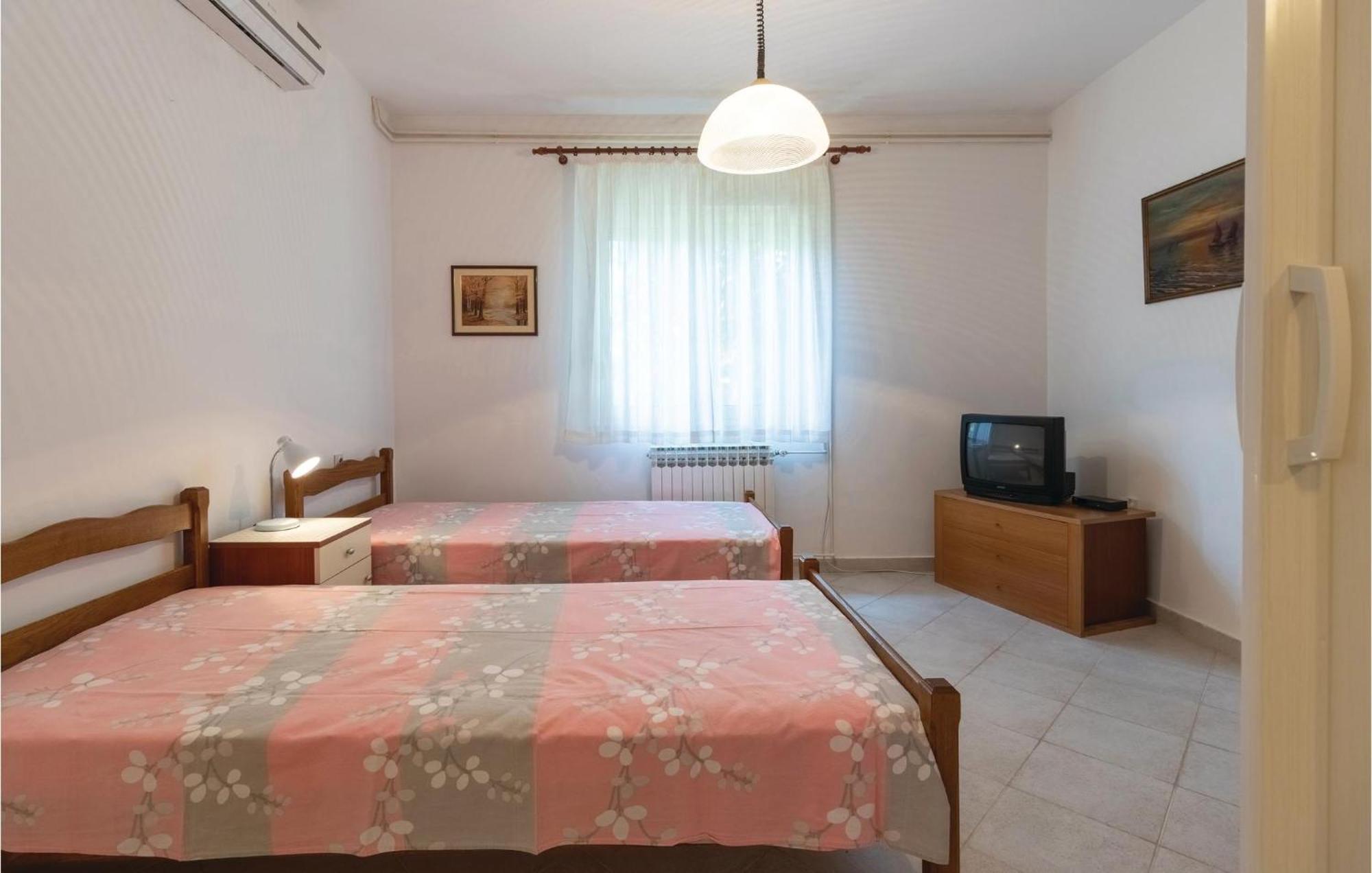 Nice Apartment In Zadar With Kitchen エクステリア 写真