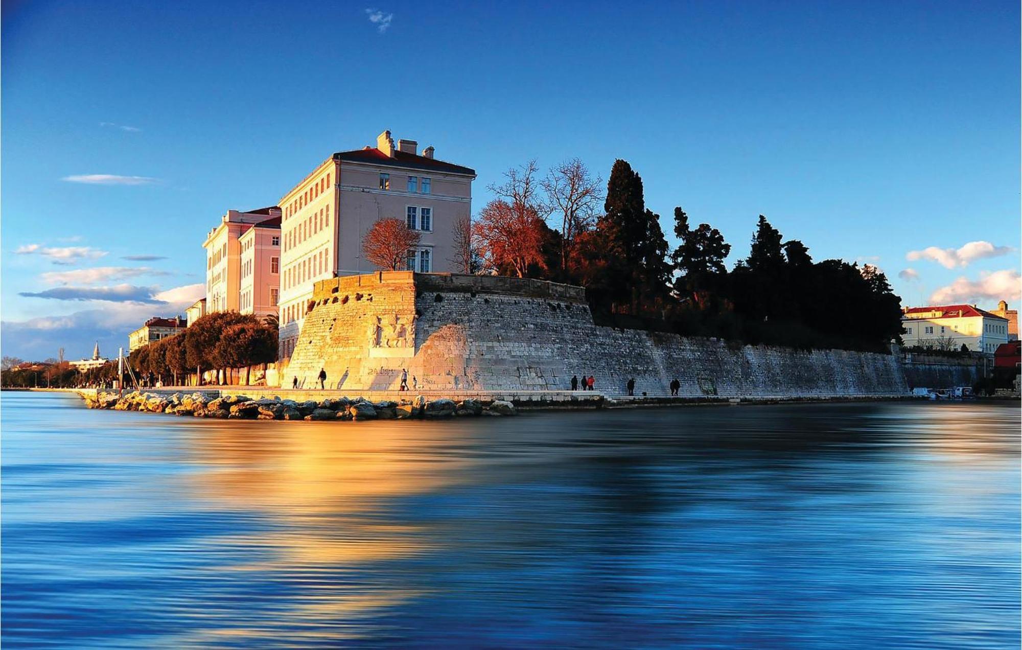 Nice Apartment In Zadar With Kitchen エクステリア 写真