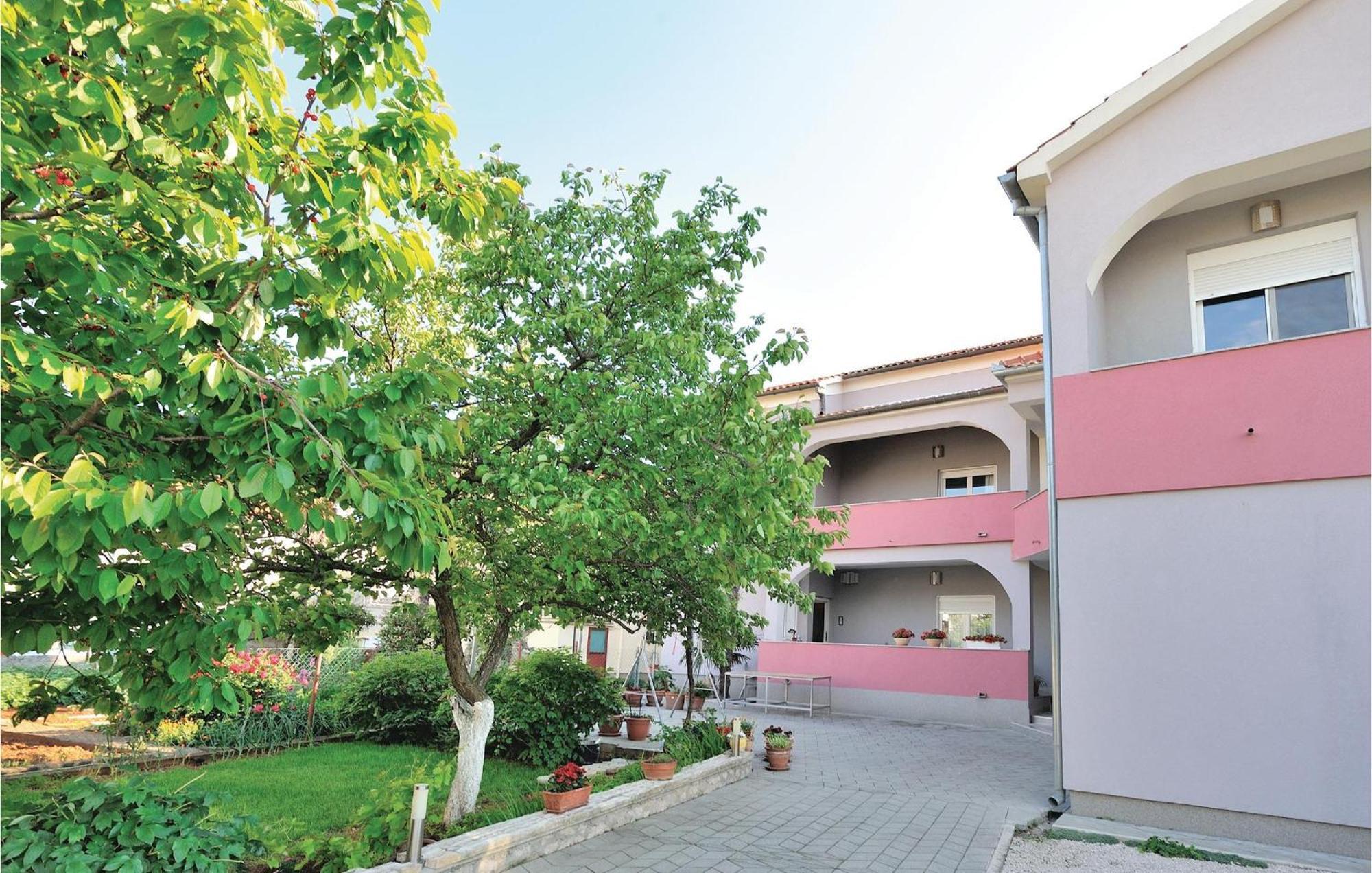 Nice Apartment In Zadar With Kitchen エクステリア 写真