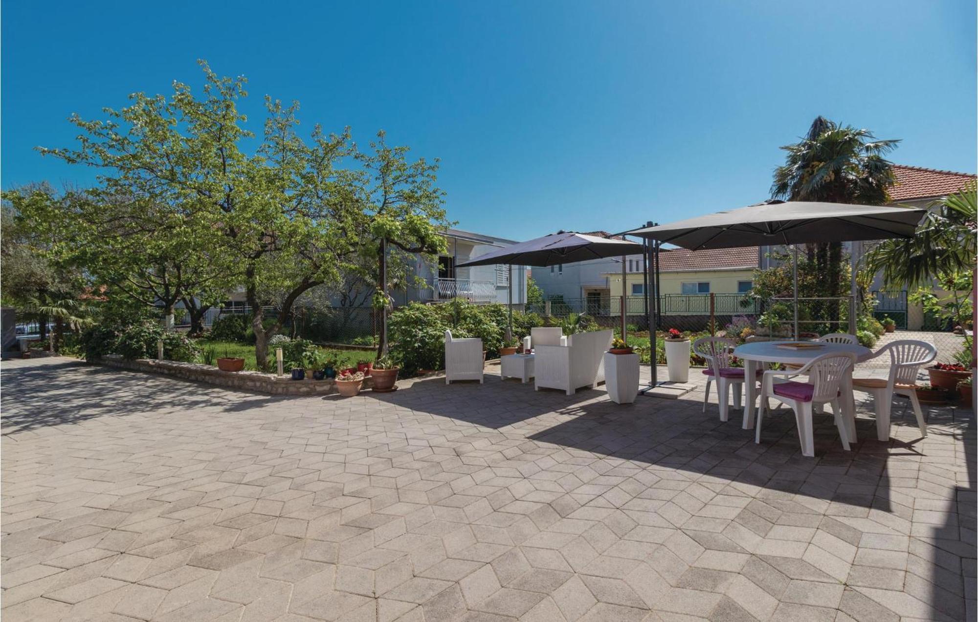Nice Apartment In Zadar With Kitchen エクステリア 写真